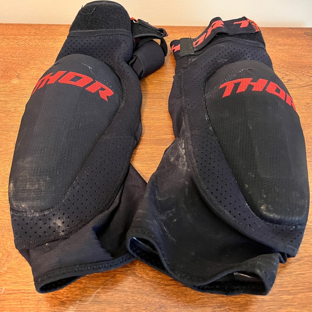Thor Black and Red Armored Pads